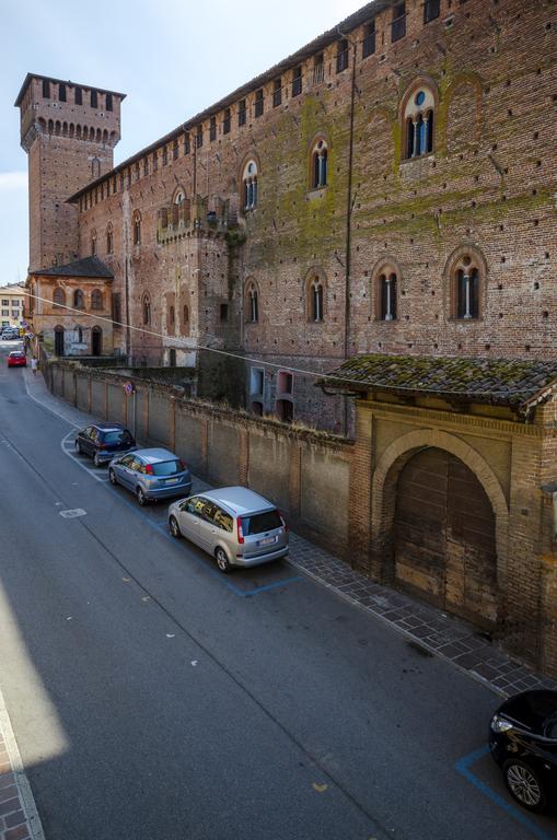 Отель Al Castello Di Leonardo Сант-Анджело-Лодиджано Экстерьер фото